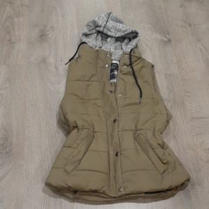 Warm Puffer Vest with Hood and Adjustable Waist